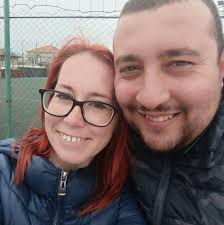 Emily was going to get off stage right after the last song but Mike called  her to come back and gave her a hug when she did🥹❤️ 🎥: @/barbidou29