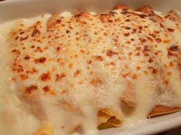 Delicate come le crespelle e gustose come le lasagne le girelle al prosciutto cotto sono un trionfo di gusto e nutrimento. Ricetta Crespelle Salate Mozzarella E Prosciutto Cotto Un Mondo Di Ricette