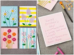 Quel cadeau offrir à maman le jour de la fête des mères ? 1001 Projets De Bricolage Fete Des Meres Pour Tout Petit Bricolage Fete Des Meres Carte Fete Des Meres Cadre Photo Coeur