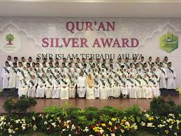 A.memeriksa daftar hadir guru staf tu & siswa. Smpit Auliya Tanamkan Rasa Cinta Al Quran Melalui Protam Qur An Silver Award Best Tangsel Portal Berita Terikini