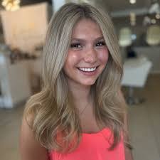 Kerry Kasper's Instagram, Twitter & Facebook