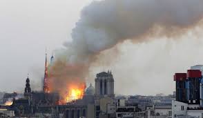 Les opérations de démontage ont débuté début décembre. Notre Dame De Paris Ravagee Par Un Incendie Le Courrier