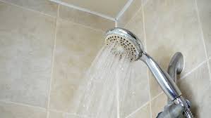 تفسير حلم الاستحمام في المنام ومتى يكون خير أو شر مجلة رقيقة