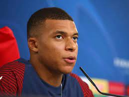 Watch some of france's best goals from their euro 2020 qualifying campaign, featuring kylian mbappe, olivier giroud and antoine griezmann. Auch Frankreichs Mbappe Positiv Auf Corona Getestet Fussball