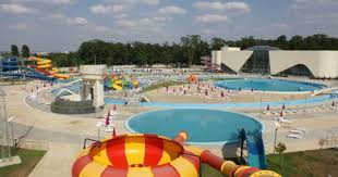 Interesul acestora crește şi datorită faptului că smile aquapark din braşov are cea mai înaltă multipistă din ţară. Parcul Acvatic Al Brasovului Se Extinde In Ce ConstÄ InvestiÅ£ia De 1 5 Milioane De Euro Si Cand Va Fi Gata