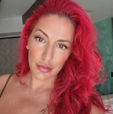 Joyce Botelho's Instagram, Twitter & Facebook