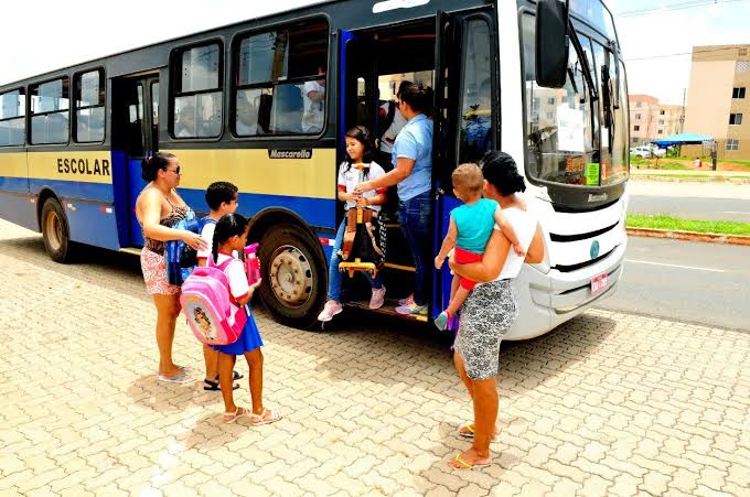 Governo do Distrito Federal informa que vai adquirir 29 ônibus escolares