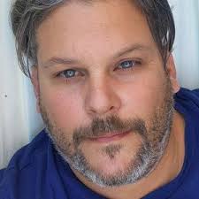 Rob LeRoy (@robwhatup)