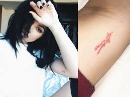 A swear, also known as a pinky toe tattoo is often the symbolism of a pact, i.e a promise made between two people. A Complete Guide To Kylie Jenner S 9 Known Tattoos
