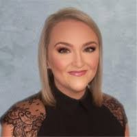 Lindsay Potts's Instagram, Twitter & Facebook