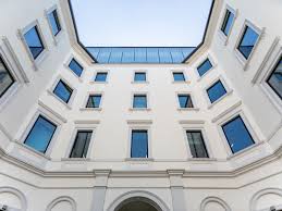 Entrambi i palazzi sono progettati da gio ponti. Nuovi Serramenti Per L Ex Consolato Americano A Milano Guidafinestra