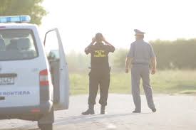 În anul 2018, inspectoratul teritorial al poliţiei de frontieră timişoara a urmărit îndeplinirea atribuţiilor conferite de legislaţia în vigoare, atât în ceea ce priveşte optimizarea supravegherii şi controlului la frontieră, cât şi combaterea eficientă a infracţionalităţii transfrontaliere şi, în special. MÄƒsuri De Securitate OdatÄƒ Cu CreÈ™terea NumÄƒrului De MigranÈ›i Frontiera De Vest SupravegheatÄƒ È™i Din Elicopter