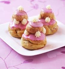 Religieuses A La Framboise Pate A Choux Et Fondant Patissier Recette Patissiere Alimentation Pate A Choux