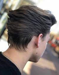 Women who have slightly square jaw and those with a slightly round yet petite face can also go short. Tasteful Retro 10 Suave Ducktail Hairstyles