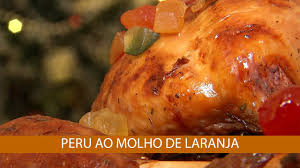 Assar um peru pode ser visto como um desafio por muitos, já que os perus tendem a ressecar em temperaturas altas. Peru Ao Molho De Laranja Youtube