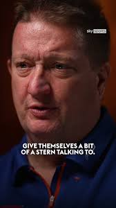 Have you ever wondered where darts players go when they walk off stage  between sets? Colin Lloyd lifts the lid... 👀🎯