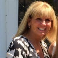 Donna Pinzone's Instagram, Twitter & Facebook