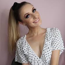 Amber Lowther's Instagram, Twitter & Facebook