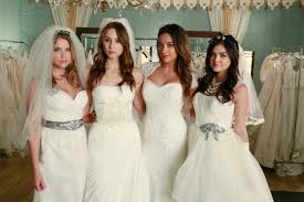 What Pretty Little Liars Actress Sasha Pieterse S Wedding Will Be Like Teen Vogue