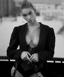 Melinda London Sharky (Photoshoot, 2020)