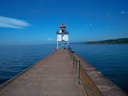 This picturesque cliffside beacon no longer calls to sailors but shines once a year in honor of a famous shipwreck. Modern Lighthouse At The End Of The Pier Picture Of Two Harbors Lighthouse Tripadvisor