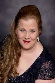 Lisa Ratigan's Instagram, Twitter & Facebook