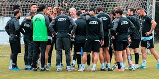 Altay spor kulübü, 16 ocak 1914'te i̇zmir'de altay i̇dman yurdu adıyla kurulan, özellikle futbol dalında etkinlik gösteren spor kulübüdür. Mustafa Denizli Nesteri Vurdu Altay Da 6 Isim Kadro Disi