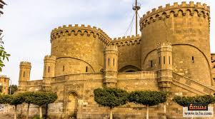 لفتح الإسلامي لمصر أصبحت مصر ولاية رومانية تابعة مباشرة للدولة الرومانية منذ عام 31 ق.م، حين استولى الرومان عليها وقضوا على حكم البطالسة فيها، واتخذها الإمبراطور أغسطس قيصر مخزنًا يُمِدّ روما بحاجتها من الغلال. ÙÙÙ Ø¨Ø¯Ø£ Ø¯Ø®ÙÙ Ø§ÙØ¥Ø³ÙØ§Ù Ø¥ÙÙ ÙØµØ± ÙÙÙ ÙØ§Ù Ø¯ÙÙ Ø§ ÙÙØ±ÙØ¶ Ø§ Ø¨Ø§ÙÙÙØ© ØªØ³Ø¹Ø©
