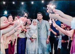 Acara berlangsung di wisma chin woo, ipoh, perak dengan kesemua pasangan yang datang dari pelbagai latar belakang disatukan dalam satu majlis mengikut adat tradisi masyarakat cina. Nikah Menjelang Ramadan Trend Atau Berkat Semasa Mstar