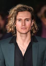 Surfer hair is often styled with a relaxed, tousled hairstyle. Surfer Hair For Men 8 Laid Back Looks For 2020