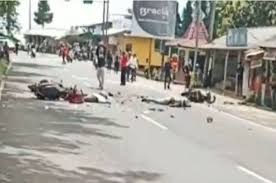 Adapun uraian kejadiannya adalah sebagai berikut : Lembang Geger Video Motor Ambyar Gegara Tabrakan Korban Tergeletak Semua Halaman Gridmotor Id