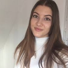 Emma Decker's Instagram, Twitter & Facebook