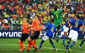 Además de recordar que brasil fue el campeón del torneo y alcanzó su cuarta estrella en esta edición también me gustaría que repasáramos un partido, el holanda vs los scratch do ouro de los cuartos. Analisis Mundial 2010 Entre Alzar La Copa O Convertirse En Leyenda Holanda Ya Eligio Goal Com