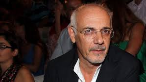 Ο γιώργος κιμούλης παραχώρησε μία εκ βαθέων συνέντευξη στην πρωινή εκπομπή «έλα χαμογέλα» του open και μίλησε για το θέατρο, τους γονείς. O Giwrgos Kimoylhs Ston A8hna 9 84 Sta 8eatra Throyntai Me Akraia Prosoxh Kai Eylabeia Ta Metra Symfwna Me To Ygeionomiko Prwtokollo Einai Adiko Na Akyrwnontai Parastaseis Epeidh 8ewroyntai Epikindynes Gia Th Dhmosia