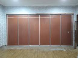 Ada 4 jenis material bahan yang umum dipakai untuk partisi, yaitu: Partisi Redam Pintu Partisi Lipat Ruangan Geser Redam