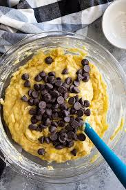 Our family tends to have an overabundance of ripe bananas at all time, so there's never a week that goes by when easy banana recipes aren't being baked, discovered, rediscovered or shar… Easy Banana Bread The Best Banana Bread Video Countryside Cravings