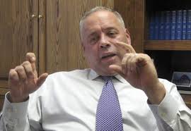 Legislators Hail Outgoing Prison Commissioner