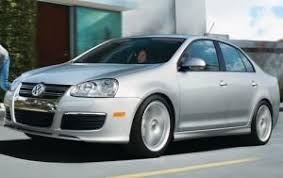 Tdi Good Gas Mileage Upscale Trim 2010 And Earlier With Better Reviews But A Bit Smaller Volkswagen Jetta Volkswagen Best Gas Mileage
