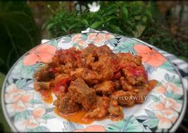 Jangan memotong daging sapi terlalu setelah daging terasa empuk dan lunak, tiriskan dan masukkan daging ke dalam wajan berisi bumbu tumisan. Resep Daging Sapi Tetelan Gore Gore Dari Wilda Wily Al Islams