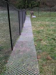 The Grass Will Grow Through The Ground Matting And Won T Even Be Visible After Awhile No Dog Is Going To Get Through That 3 Fee Kopek Kulubeleri Ciftlikler Ve Bahce Fikirleri