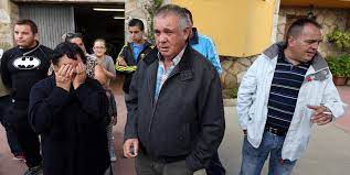 La audiencia provincial de león condenó el mes pasado a josé ramón vega martínez a 21 años de cárcel como autor material del asesinato del exboxeador roberto larralde. Desaparece Roberto Larralde Al Lado De Dos Trailers Con Perfumes Robados