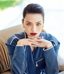 #shu qi #舒淇 #chinese model #vintage model #retro model #2002 #fashion. èˆ'æ·‡æ‹æ‚å¿—æ—¶è¿‡æ• æ„å¤–æ‹å‡ºäº† é›€æ–'å¦† çš„æ•ˆæžœ ä¸æ„§æ˜¯é«˜çº§è„¸ æŸ æª¬èµ„è®¯