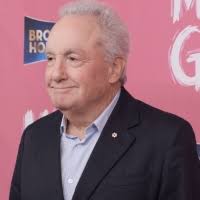 Video: Lorne Michaels & the Cast of MEAN GIRLS Walk the Red Carpet in Los  Angeles