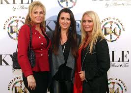 Teddi mellencamp arroyave and kyle richards are both recovering from separate injuries they suffered over the weekend. Real Housewives Of Beverly Hills Kyle Richards On Sister Reunion