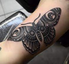 Traditional Black And White Moth Tattoo Google Search Moth Tattoo Butterfly Tattoo Trendy Tattoos