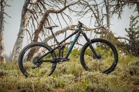 Replaceable down tube guards protect the underside of your frame from rock strikes, trail debris, and janky shuttle vehicles so you can forget about damage worries and focus on blasting the. 2019 Trek Slash Off 56 Www Maharethane Com