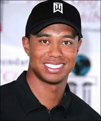 2001 Tiger Woods Becomes The First Golfer To Hold All Four Major Golf Titles Simultaneously Tiger Woods Famous Golfers Athlete