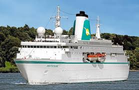 Kapitän burger verbindet mit dieser inselgruppe einen ganz dramatischen teil seines lebens. Chronik Ms Deutschland Als Zdf Traumschiff