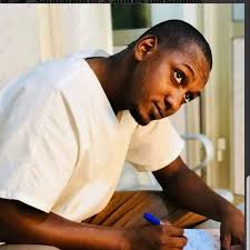 Une autre fierté de Sangaredi Docteur Al Diallo laborantain au laboratoire  Biomédical la référence à Conakry NB: Cette semaine est dédiée à toutes les  fiertés de Sangaredi partout dans le monde Envoyez