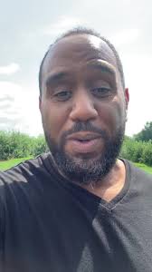 This #singandstroll goes out to Traci Schmidt-Zubka!